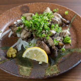 もも炭火炙り焼き ジューシーで柔…